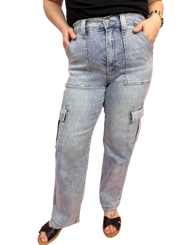 High Rise Cargo Stretch Jean In Light Wash