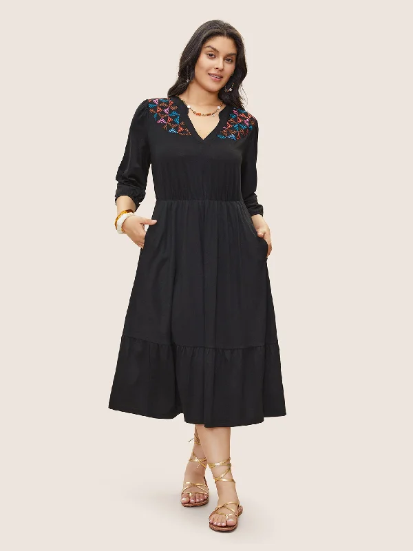 Geometric Contrast Embroidered Elastic Waist Dress